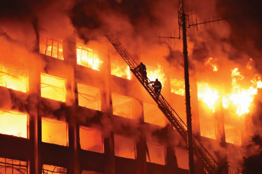 Como agir diante de um incêndio estrutural: Passos básicos que salvam vidas!